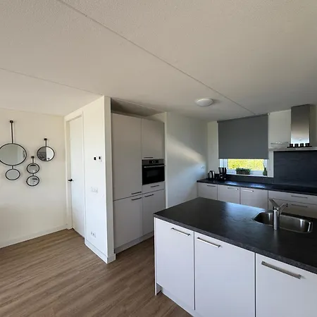 Holiday home Europarcs De Kraaijenbergse Plassen 12-personen-villa Beachlife Nr 318