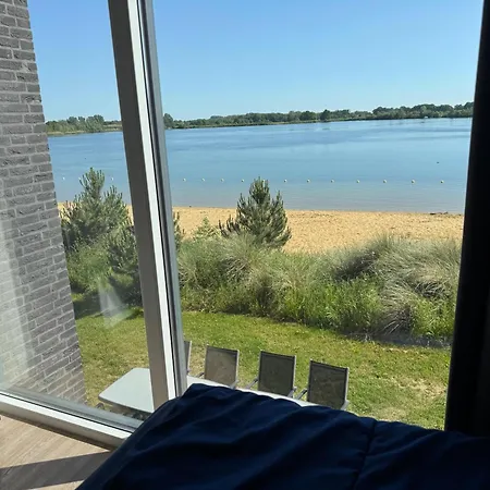 Europarcs De Kraaijenbergse Plassen 12-personen-villa Beachlife Nr 318 *