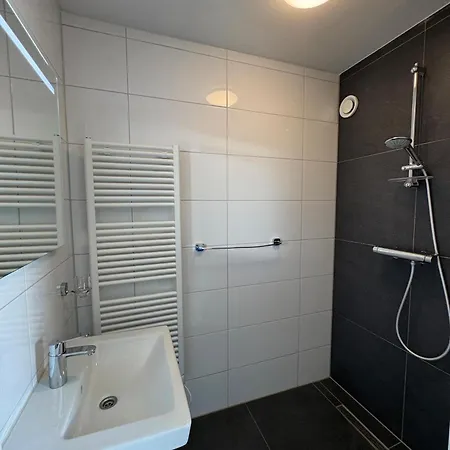 Europarcs De Kraaijenbergse Plassen 12-personen-villa Beachlife Nr 318 *